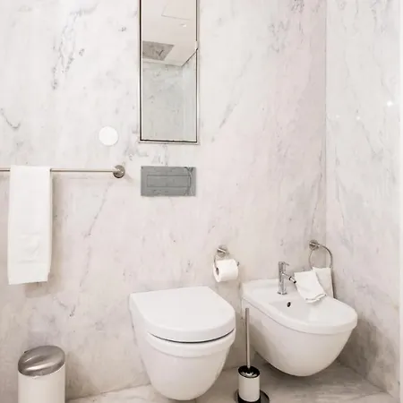 Plum Guide - Tile Portal Apartment
